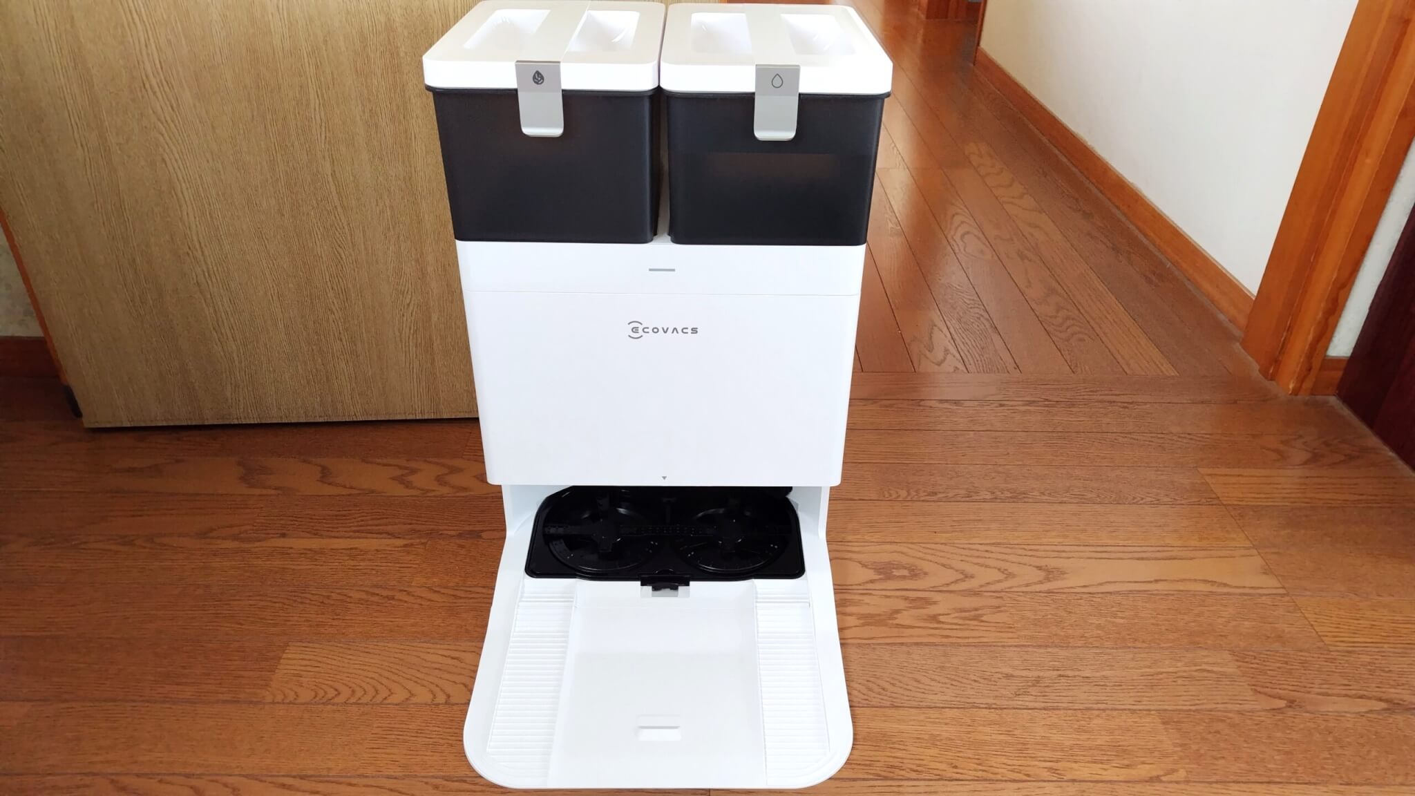 DEEBOT T50 OMNI ゴミ捨て・モップ洗浄・乾燥まで全自動でメンテナンスフリー