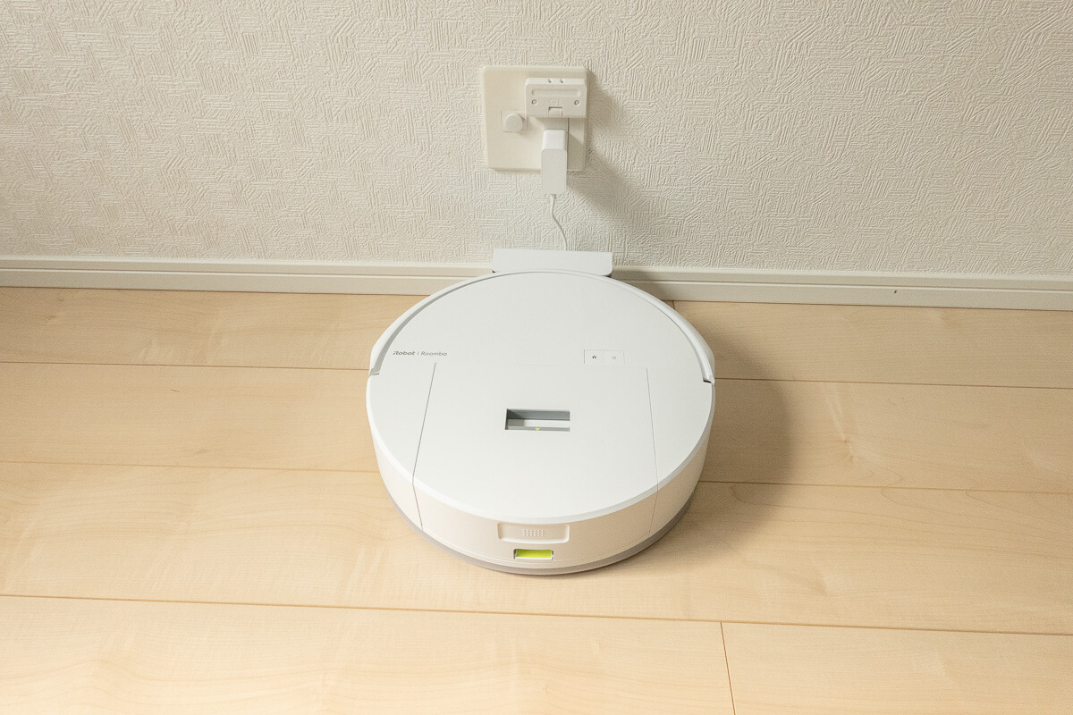 「Roomba (ルンバ) 205 DustCompactor Combo ロボット」の特徴 1. ゴミ圧縮機能でお手入れの手間を軽減