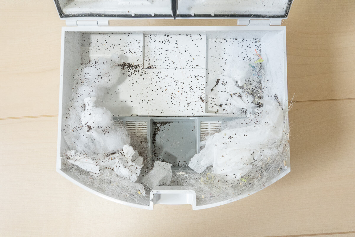 「Roomba (ルンバ) 205 DustCompactor Combo ロボット」を実際に使って実力を検証！【お手入れ】ゴミ圧縮機能の効果あり！